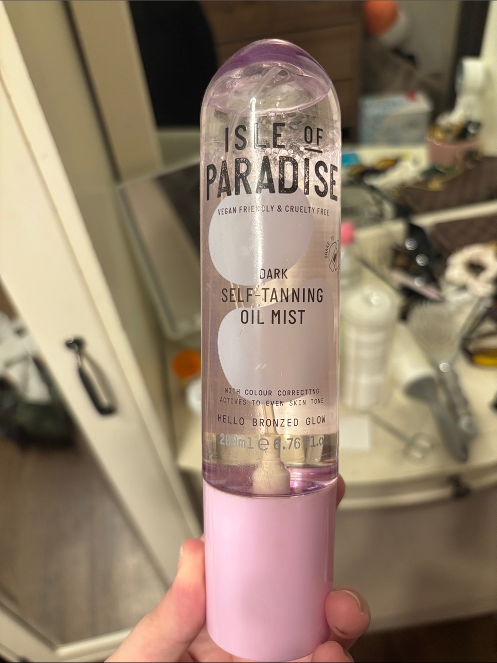 Isle of Paradise Dark Self-Tanning Oil Mist — Pink & Purple Accents